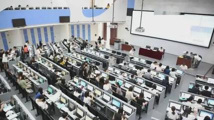 走进广东财经大学人工智能与数字经济产业学院 探索计算机软硬件设计的融合之道